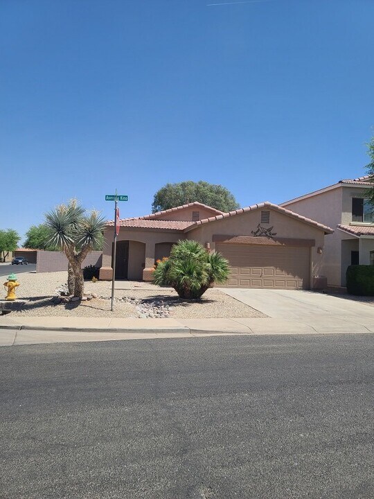 1424 E Avenida Kino in Casa Grande, AZ - Building Photo