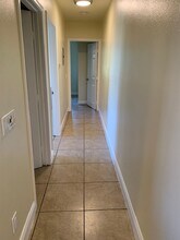 409 E 56th St, Unit 409 half 56th Street in Los Angeles, CA - Building Photo - Building Photo