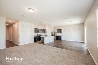 13506 Summer Light in Saint Hedwig, TX - Foto de edificio - Building Photo