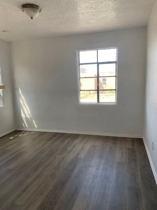 401 Utah St SE in Albuquerque, NM - Building Photo