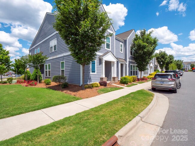 1034 Lyndon Station Dr in Pineville, NC - Building Photo - Building Photo