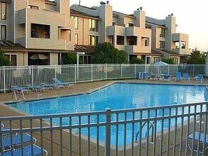 819 Topsail Ln in Secaucus, NJ - Building Photo - Building Photo