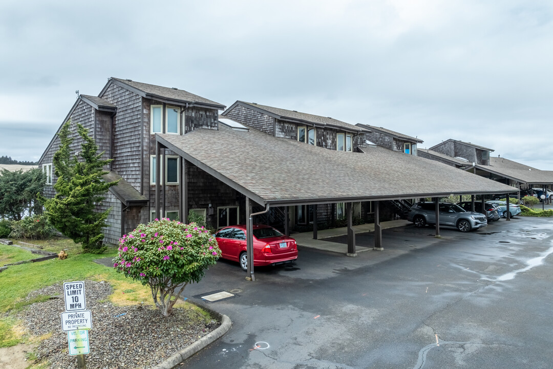 1060 Bay ST in Florence, OR - Building Photo