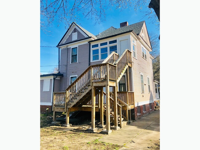 1507 W Callender Ave, Unit Unit B in Peoria, IL - Building Photo - Building Photo