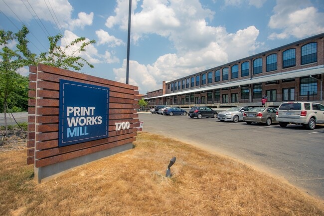 Printworks Mill Apartments in Greensboro, NC - Foto de edificio - Building Photo