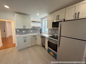 20 Chelsea St, Unit 1 in Boston, MA - Foto de edificio - Building Photo