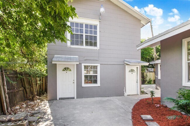 38 NE 50th Terrace-Unit -A in Miami, FL - Building Photo - Building Photo