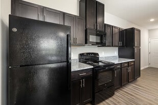 The Terrace at Highland Hills in Dallas, TX - Building Photo