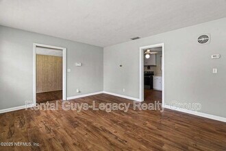 3827 Colebrooke Dr in Jacksonville, FL - Building Photo - Building Photo