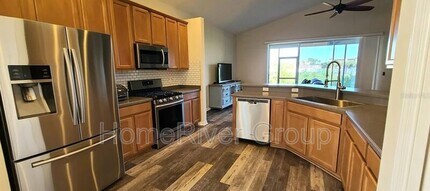 5221 Clover Mist Dr in Apollo Beach, FL - Building Photo - Building Photo