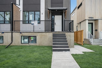 10920-10130 130 St NW in Edmonton, AB - Building Photo - Building Photo