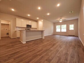 26118 Emory Holw Dr in Tomball, TX - Building Photo - Building Photo