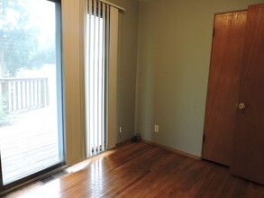 1526 W 2nd St in Cedar Falls, IA - Building Photo - Building Photo