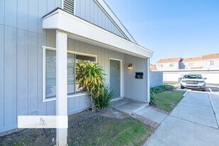 1044 Cyn Spg Ln in Diamond Bar, CA - Building Photo