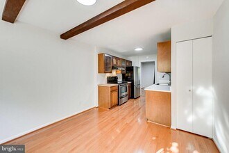 2312 Wheystone Ct in Vienna, VA - Building Photo - Building Photo