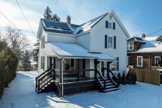 property at 122 Oak St