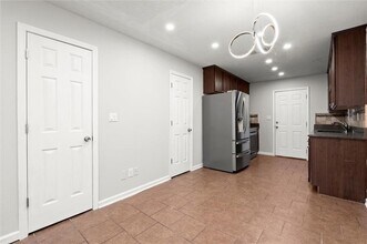 2172 Park Terrace in College Park, GA - Building Photo - Building Photo