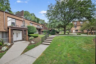 424 Carpenter Ave in Newburgh, NY - Building Photo - Building Photo