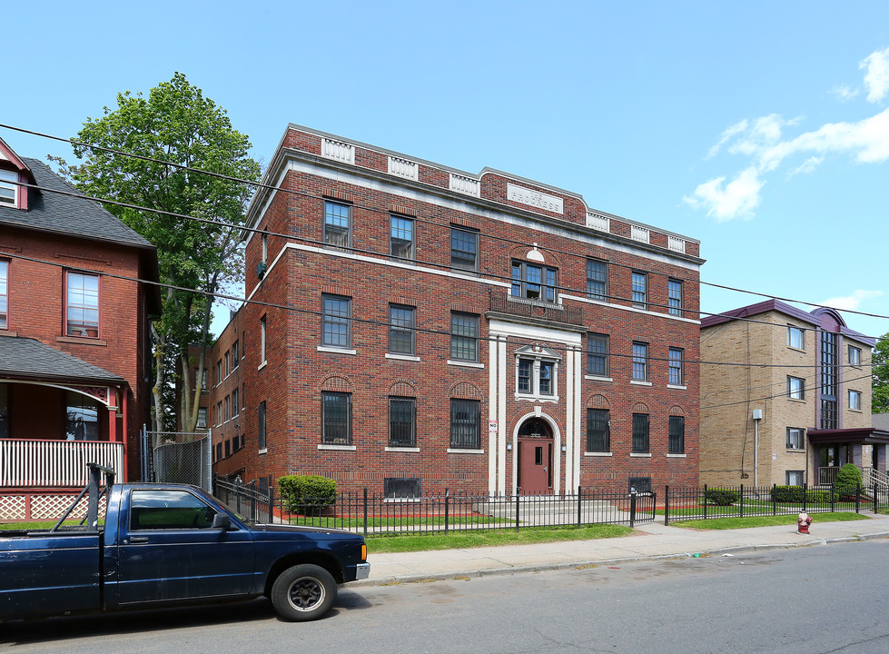 167 Seymour St in Hartford, CT - Building Photo