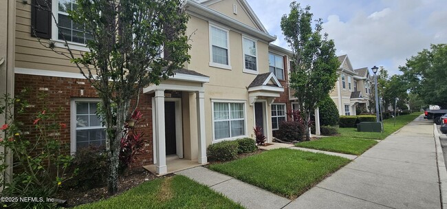 8100 Summer Palm Ct in Jacksonville, FL - Building Photo - Building Photo