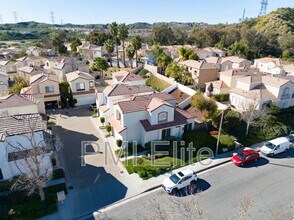 27879 Skycrest Cir Dr in Santa Clarita, CA - Building Photo - Building Photo