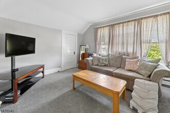 64 Park Ave in Caldwell, NJ - Building Photo - Building Photo