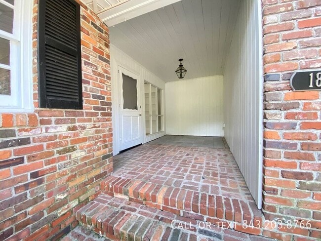 1821 Somerset Cir in Charleston, SC - Building Photo - Building Photo