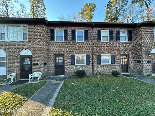 126 Stratton Pl in Wallace, NC - Building Photo - Building Photo