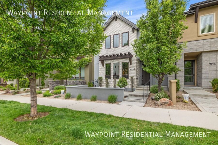 3782 E Parkcenter Blvd in Boise, ID - Building Photo