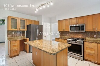 101 Woodshire Ln in Chapel Hill, NC - Building Photo - Building Photo