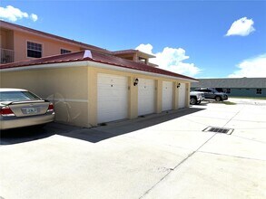 242 Boundary Blvd in Rotonda West, FL - Building Photo - Building Photo