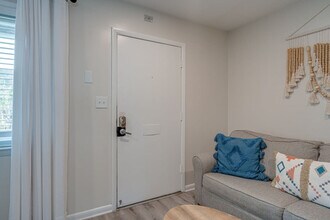 801 Hillview Heights in Nashville, TN - Building Photo - Building Photo