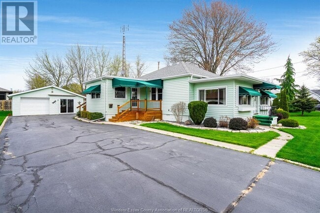 44 McCallum St in Kingsville, ON - Building Photo - Building Photo