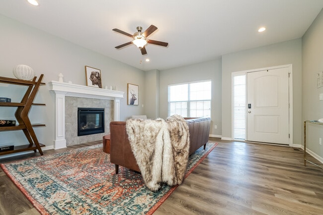 1108 NW Hilltop Ln in Grain Valley, MO - Building Photo - Building Photo