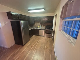 56 Saratoga Ct in Wilkes-Barre, PA - Building Photo