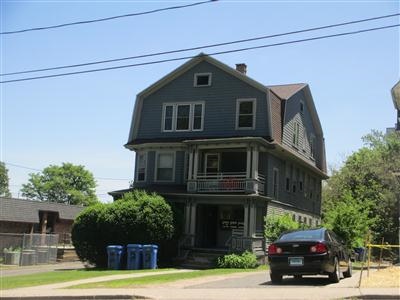 25 Robbins St in Waterbury, CT - Foto de edificio