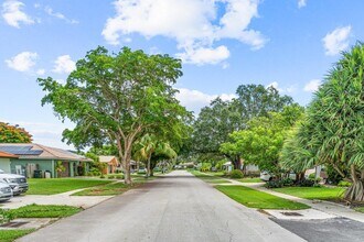 1350 SW 13th Pl in Boca Raton, FL - Building Photo - Building Photo