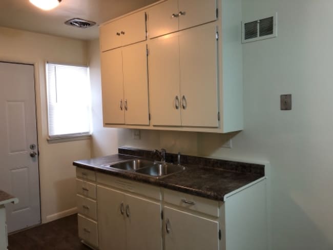 1914 Lake Point Dr in Madison, WI - Building Photo - Building Photo