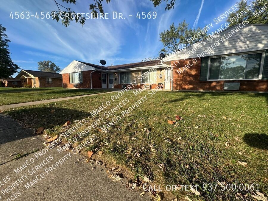 4563-4569 Croftshire Dr in Kettering, OH - Foto de edificio