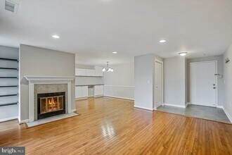 18010 Chalet Dr-Unit -203 in Germantown, MD - Building Photo - Building Photo
