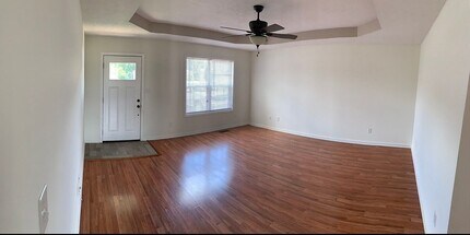 307 Man O War Dr in Oak Grove, KY - Building Photo - Building Photo