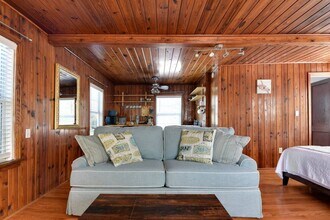 106 22nd Ave SE-Unit -Belize Room in St. Petersburg, FL - Building Photo - Building Photo