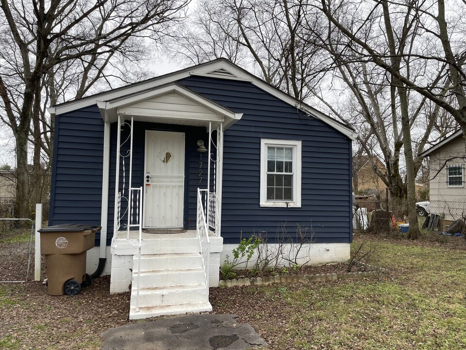 1727 St Louis St in Nashville, TN - Foto de edificio