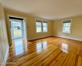 121 Navesink Ave in Atlantic Highlands, NJ - Building Photo - Building Photo