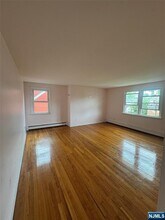 5 Tuve Ln in South Hackensack, NJ - Building Photo - Building Photo