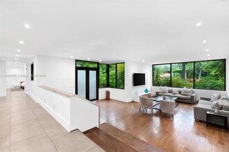 2815 Regatta Ave in Miami Beach, FL - Building Photo - Building Photo