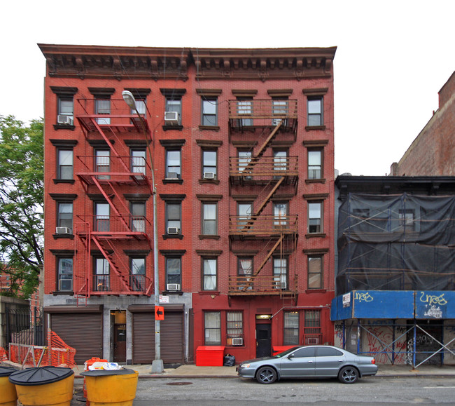 434 W 38th St in New York, NY - Building Photo - Building Photo