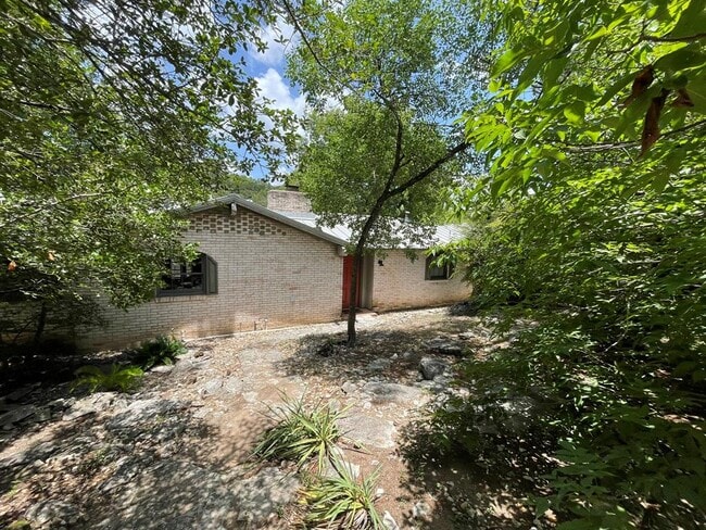 property at 720 Yaupon Valley Rd