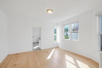 2124 Fremont Ave N in Minneapolis, MN - Building Photo - Building Photo