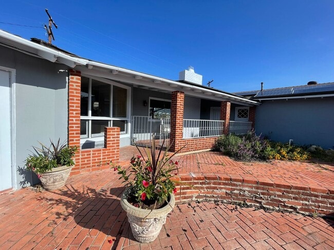 property at 132 Croydon Ln